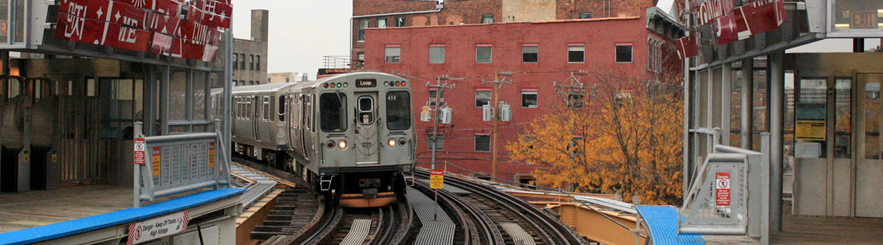A Brown Line train to the Loop approaching Chicago